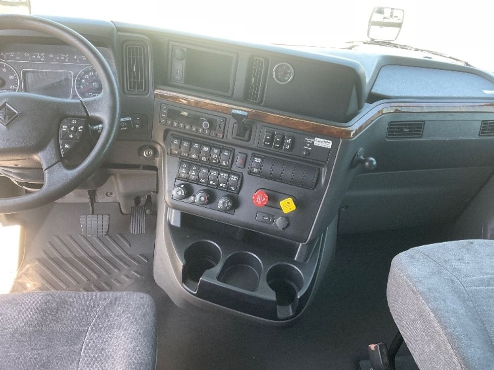Sleeper Tractor-Heavy Duty Tractors-International-2021-RH613-Phoenix-AZ-227,942\n\t\tmiles-$ 55,250 - Image 12