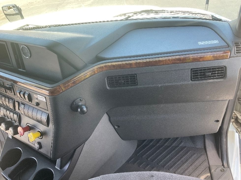 Sleeper Tractor-Heavy Duty Tractors-International-2021-RH613-Phoenix-AZ-227,942\n\t\tmiles-$ 55,250 - Image 14