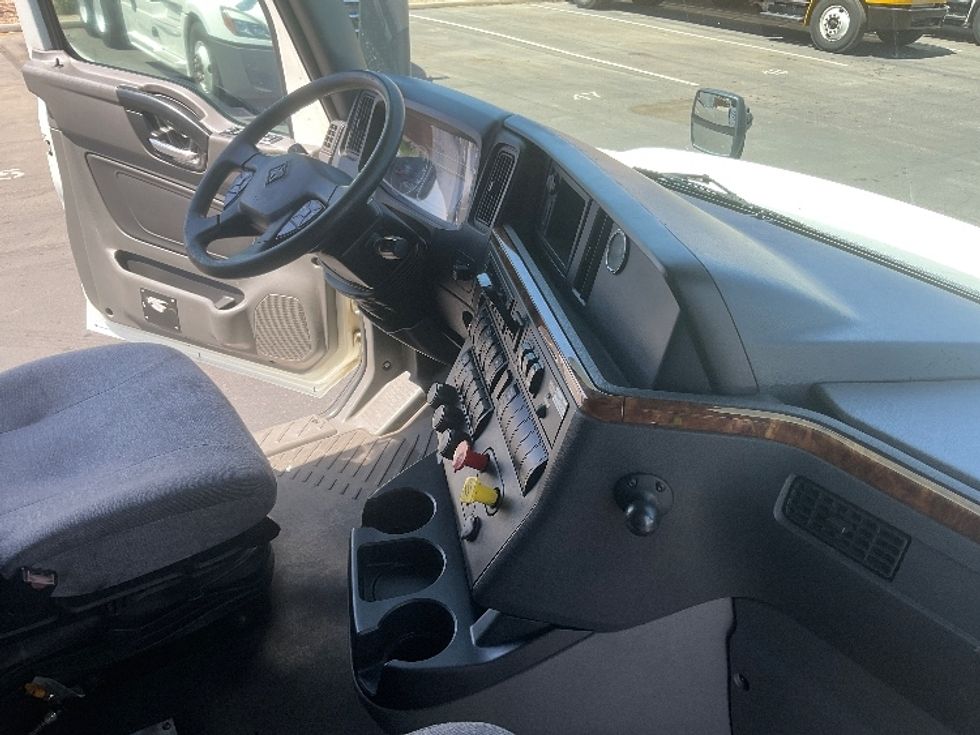 Sleeper Tractor-Heavy Duty Tractors-International-2021-RH613-Phoenix-AZ-227,942\n\t\tmiles-$ 55,250 - Image 15