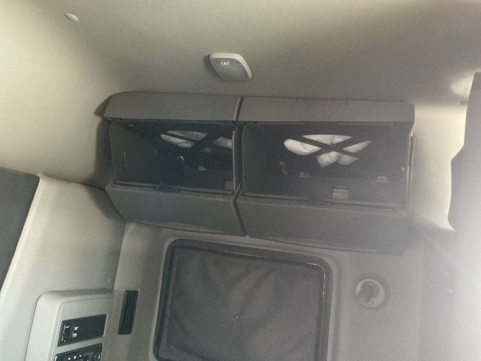 Sleeper Tractor-Heavy Duty Tractors-International-2021-RH613-Phoenix-AZ-227,942\n\t\tmiles-$ 55,250 - Image 18