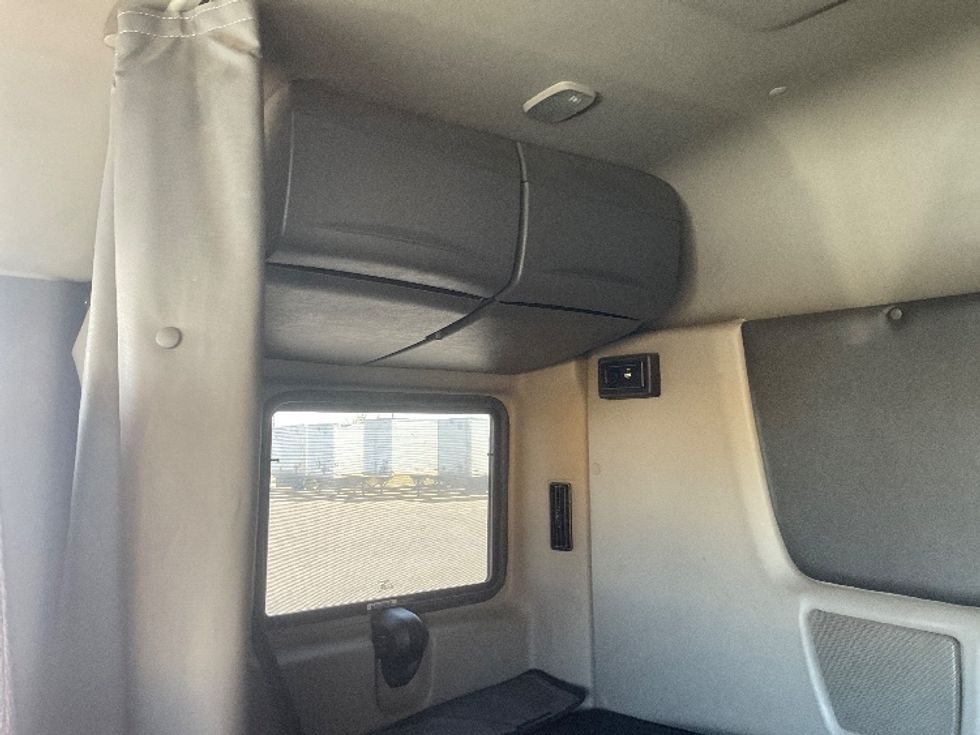 Sleeper Tractor-Heavy Duty Tractors-International-2021-RH613-Phoenix-AZ-227,942\n\t\tmiles-$ 55,250 - Image 19