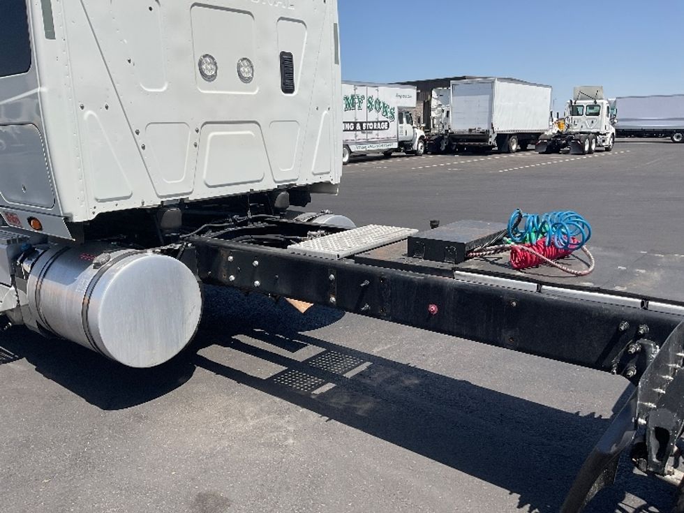 Sleeper Tractor-Heavy Duty Tractors-International-2021-RH613-Phoenix-AZ-227,942\n\t\tmiles-$ 55,250 - Image 22