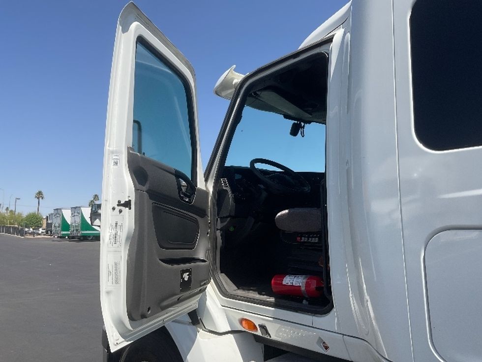 Sleeper Tractor-Heavy Duty Tractors-International-2021-RH613-Phoenix-AZ-227,942\n\t\tmiles-$ 55,250 - Image 9
