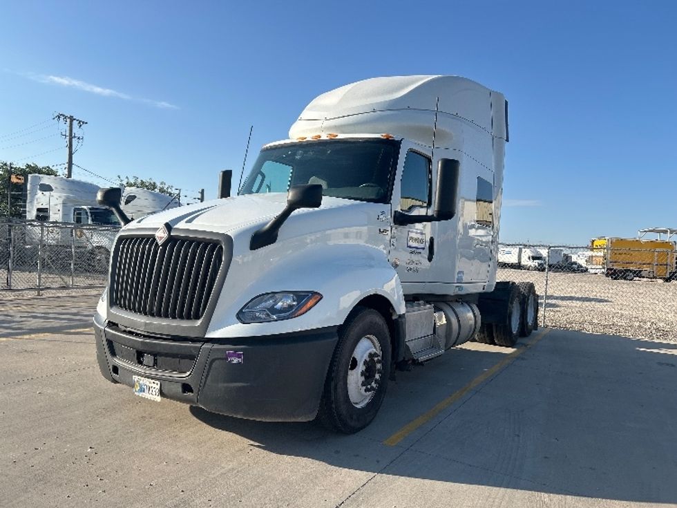 Sleeper Tractor-Heavy Duty Tractors-International-2022-LT625-Amarillo-TX-456,717\n\t\tmiles-$ 66,000 - Image 3