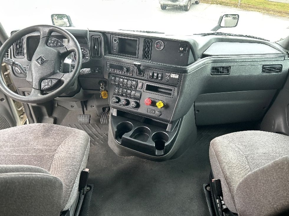 Sleeper Tractor-Heavy Duty Tractors-International-2022-LT625-Anderson-SC-476,636\n\t\tmiles-$ 63,250 - Image 11