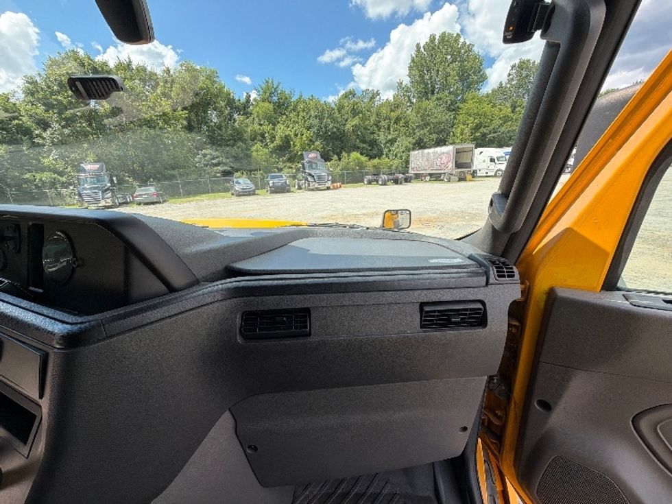 Sleeper Tractor-Heavy Duty Tractors-International-2022-LT625-Atlanta (Forest Park)-GA-344,692\n\t\tmiles-$ 65,750 - Image 14