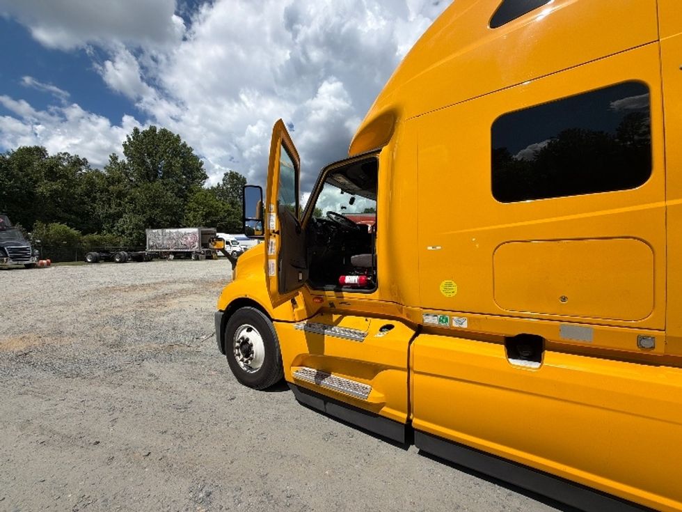 Sleeper Tractor-Heavy Duty Tractors-International-2022-LT625-Atlanta (Forest Park)-GA-344,692\n\t\tmiles-$ 65,750 - Image 9