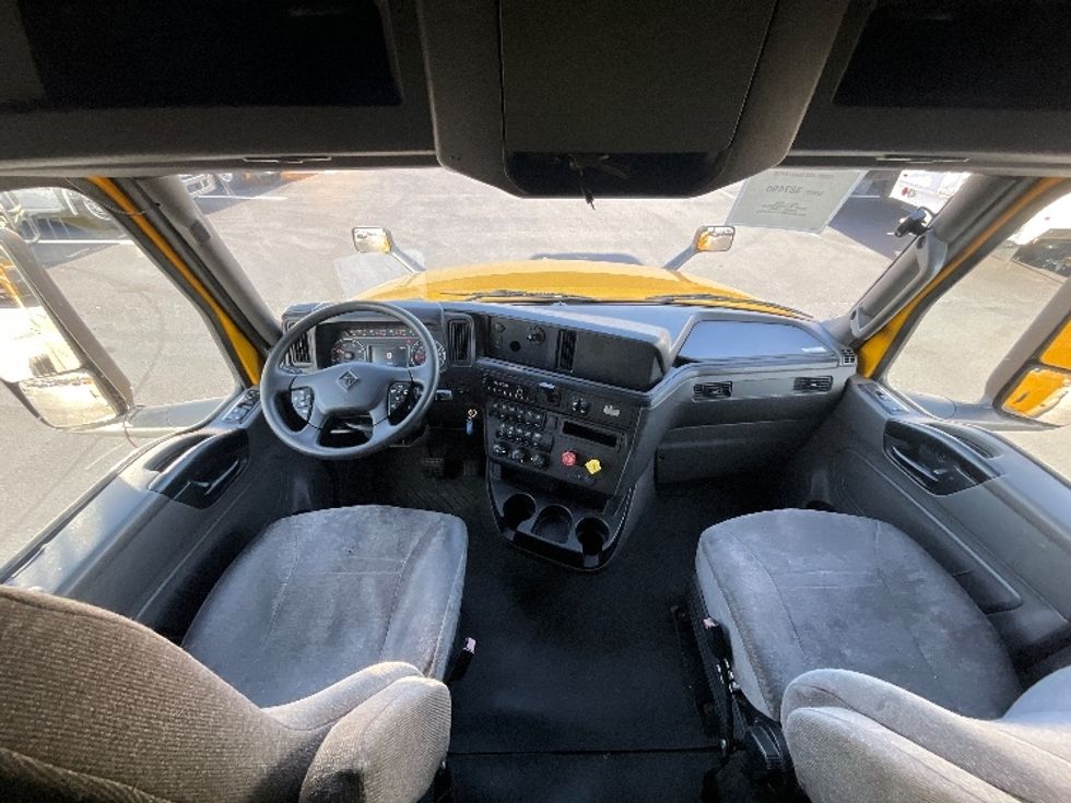 Sleeper Tractor-Heavy Duty Tractors-International-2022-LT625-Atlanta (Forest Park)-GA-655,987\n\t\tmiles-$ 31,750 - Image 12