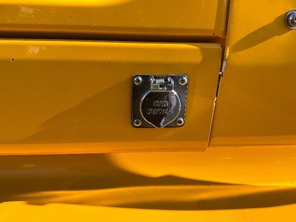 Sleeper Tractor-Heavy Duty Tractors-International-2022-LT625-Atlanta (Forest Park)-GA-655,987\n\t\tmiles-$ 31,750 - Image 21