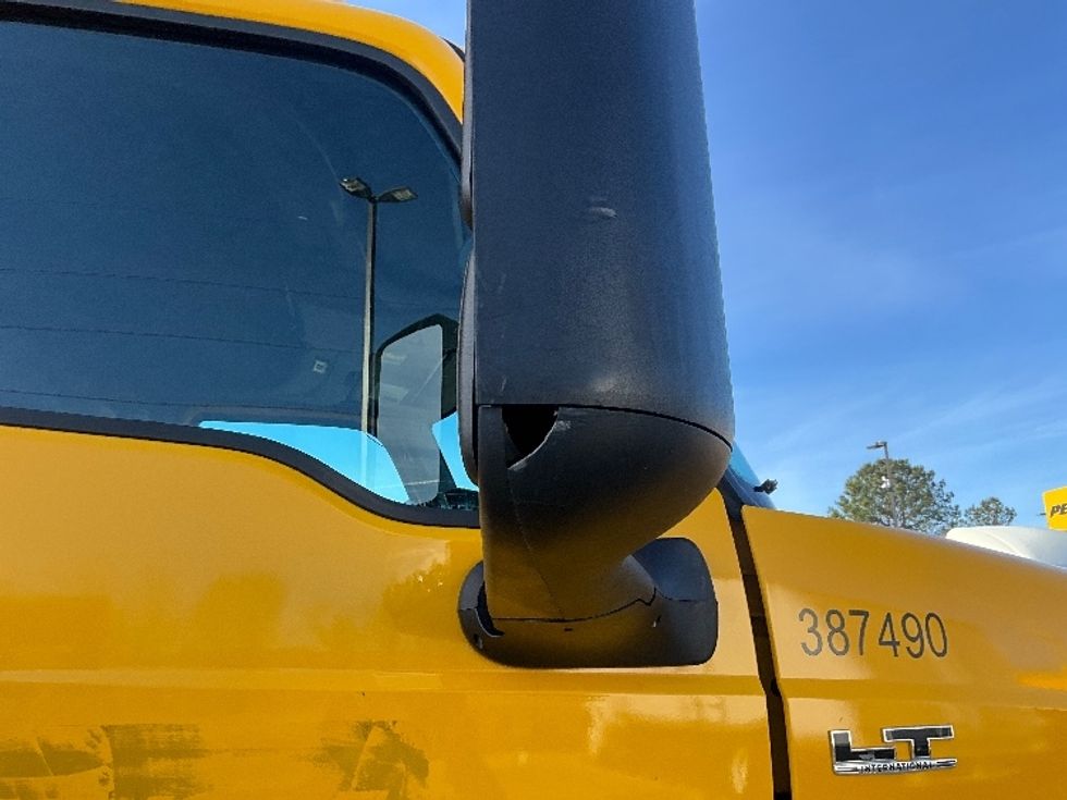 Sleeper Tractor-Heavy Duty Tractors-International-2022-LT625-Atlanta (Forest Park)-GA-655,987\n\t\tmiles-$ 31,750 - Image 24