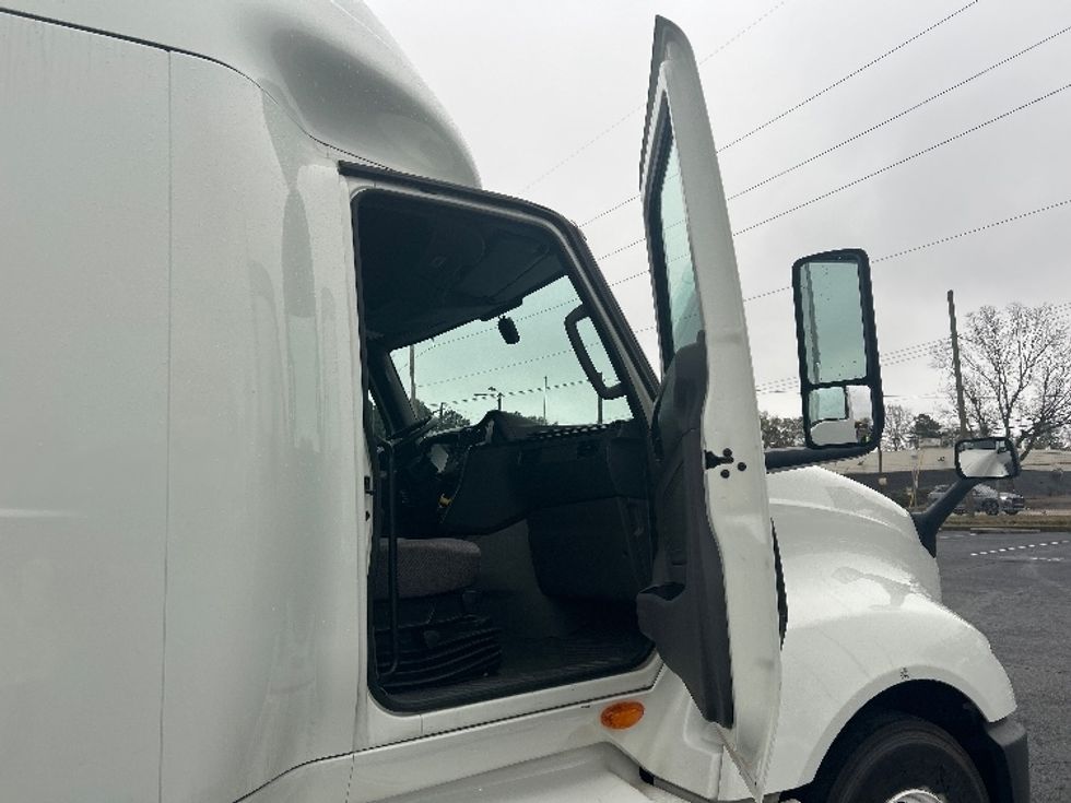 Sleeper Tractor-Heavy Duty Tractors-International-2022-LT625-Atlanta-GA-415,446\n\t\tmiles-$ 61,500 - Image 13