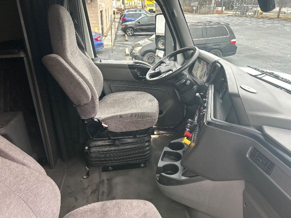 Sleeper Tractor-Heavy Duty Tractors-International-2022-LT625-Atlanta-GA-415,446\n\t\tmiles-$ 61,500 - Image 15