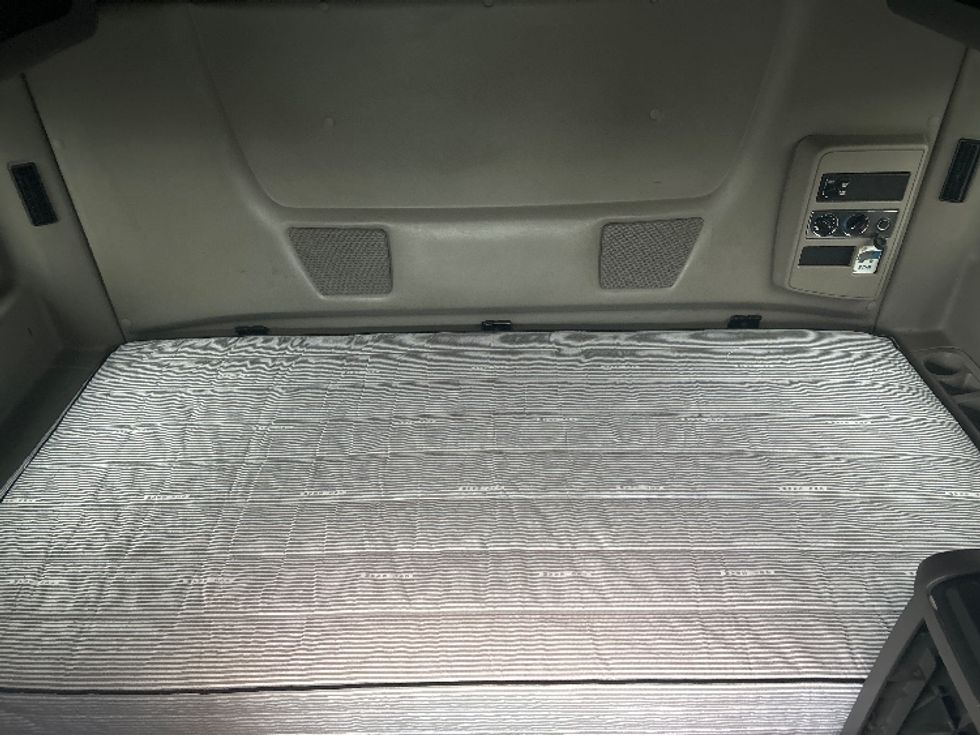 Sleeper Tractor-Heavy Duty Tractors-International-2022-LT625-Atlanta-GA-415,446\n\t\tmiles-$ 61,500 - Image 17