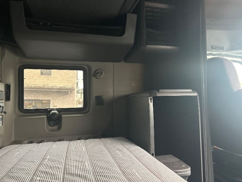 Sleeper Tractor-Heavy Duty Tractors-International-2022-LT625-Atlanta-GA-415,446\n\t\tmiles-$ 61,500 - Image 18