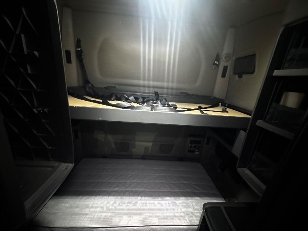 Sleeper Tractor-Heavy Duty Tractors-International-2022-LT625-Atlanta-GA-415,446\n\t\tmiles-$ 61,500 - Image 24