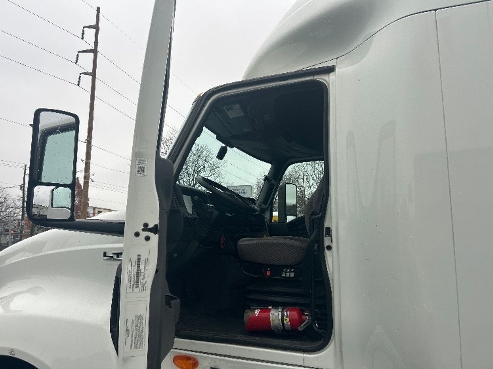 Sleeper Tractor-Heavy Duty Tractors-International-2022-LT625-Atlanta-GA-415,446\n\t\tmiles-$ 61,500 - Image 9