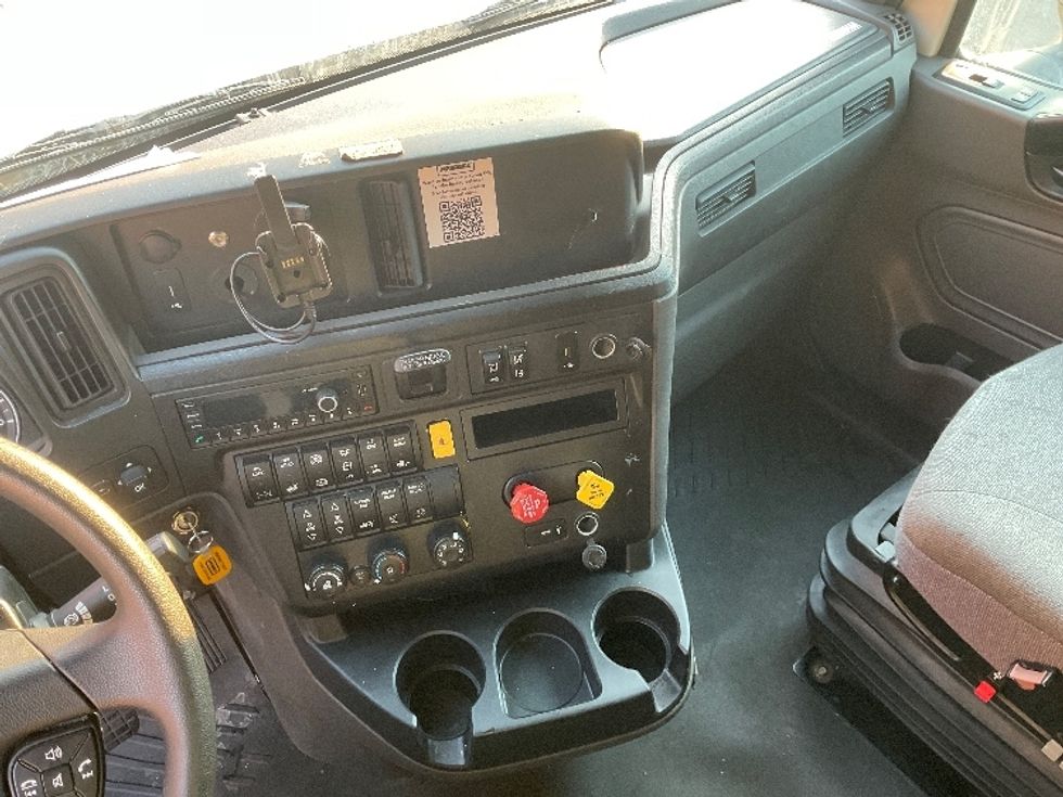 Sleeper Tractor-Heavy Duty Tractors-International-2022-LT625-Aurora-CO-386,065\n\t\tmiles-$ 67,500 - Image 12