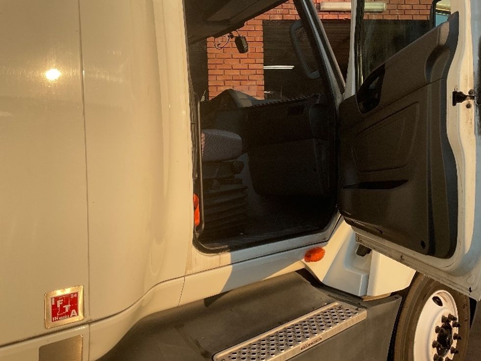 Sleeper Tractor-Heavy Duty Tractors-International-2022-LT625-Aurora-CO-386,065\n\t\tmiles-$ 67,500 - Image 13