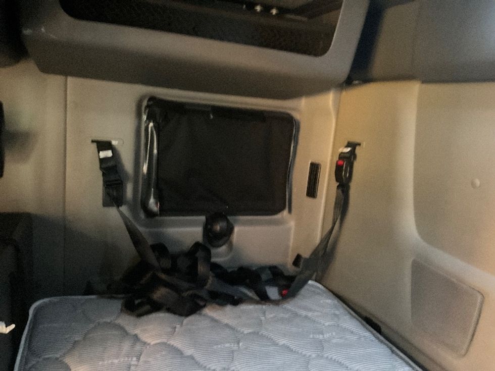 Sleeper Tractor-Heavy Duty Tractors-International-2022-LT625-Aurora-CO-386,065\n\t\tmiles-$ 67,500 - Image 19