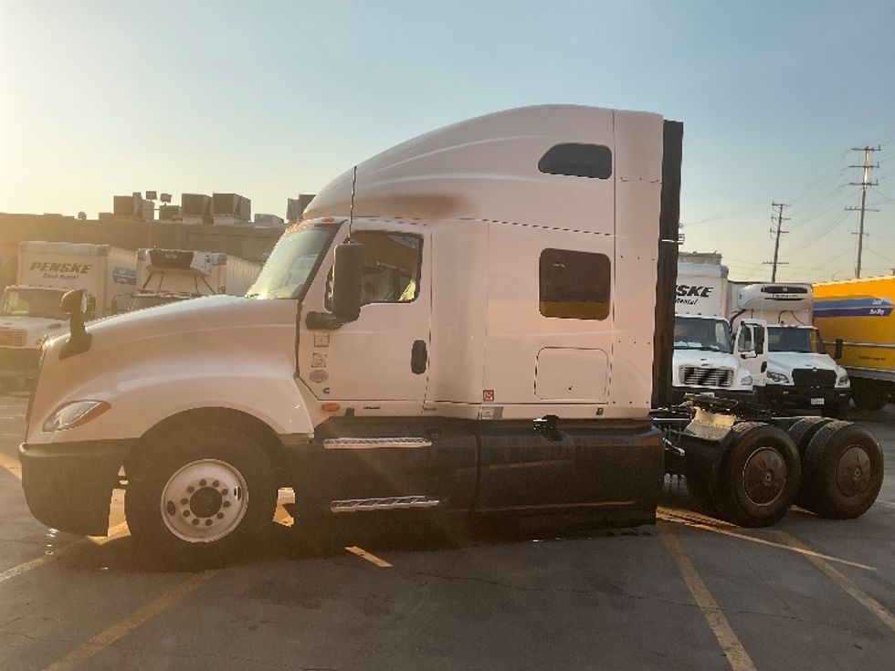 Sleeper Tractor-Heavy Duty Tractors-International-2022-LT625-Aurora-CO-386,065\n\t\tmiles-$ 67,500 - Image 4