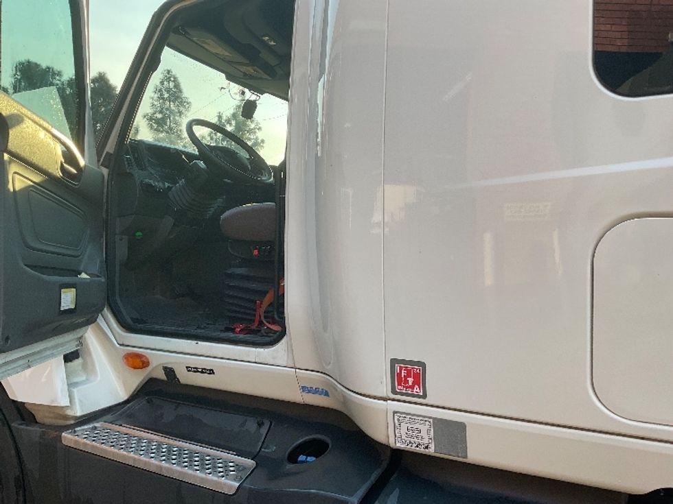 Sleeper Tractor-Heavy Duty Tractors-International-2022-LT625-Aurora-CO-386,065\n\t\tmiles-$ 67,500 - Image 9