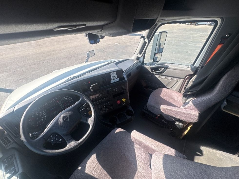 Sleeper Tractor-Heavy Duty Tractors-International-2022-LT625-Aurora-CO-455,657\n\t\tmiles-$ 72,000 - Image 10