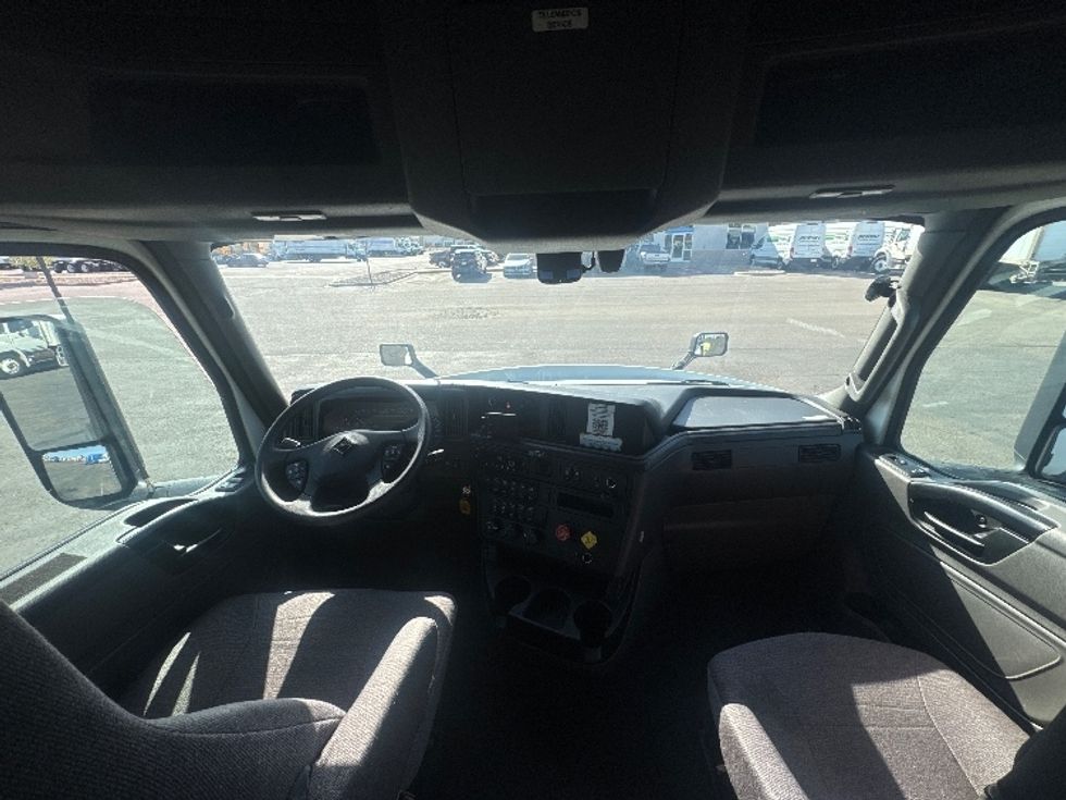 Sleeper Tractor-Heavy Duty Tractors-International-2022-LT625-Aurora-CO-455,657\n\t\tmiles-$ 72,000 - Image 12