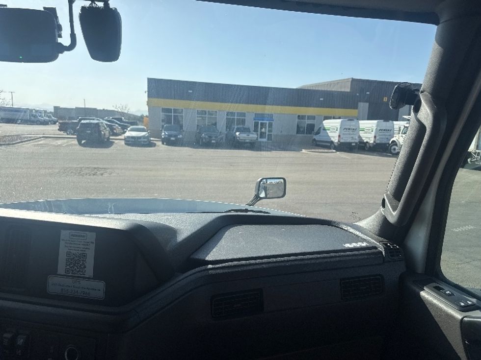 Sleeper Tractor-Heavy Duty Tractors-International-2022-LT625-Aurora-CO-455,657\n\t\tmiles-$ 72,000 - Image 14