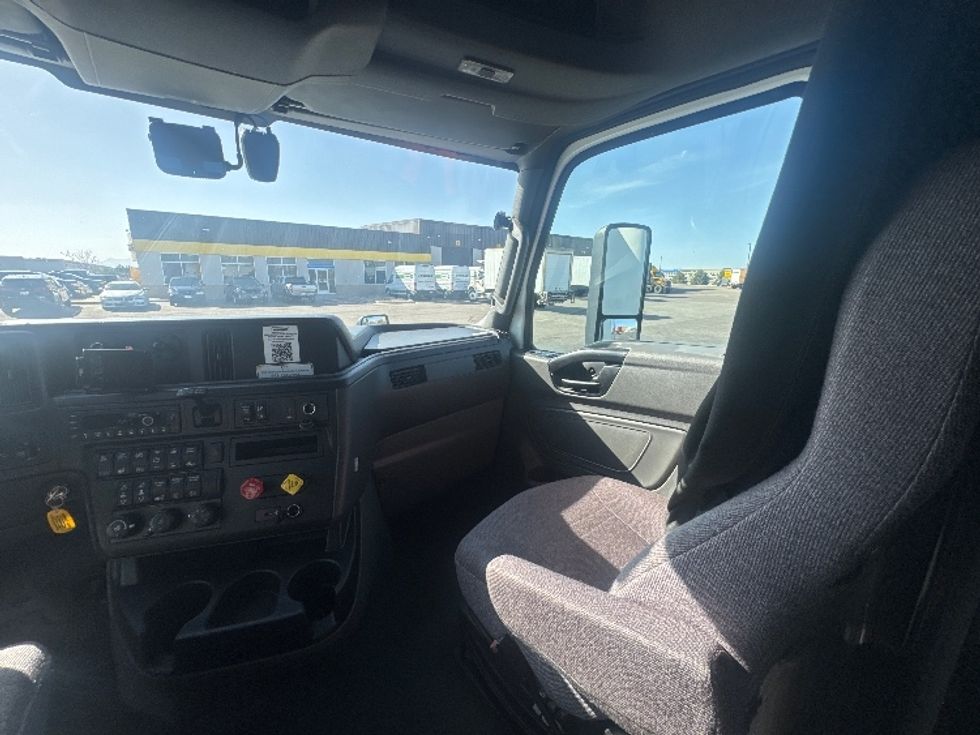 Sleeper Tractor-Heavy Duty Tractors-International-2022-LT625-Aurora-CO-455,657\n\t\tmiles-$ 72,000 - Image 15