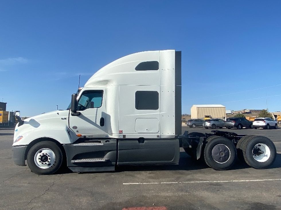 Sleeper Tractor-Heavy Duty Tractors-International-2022-LT625-Aurora-CO-455,657\n\t\tmiles-$ 72,000 - Image 4