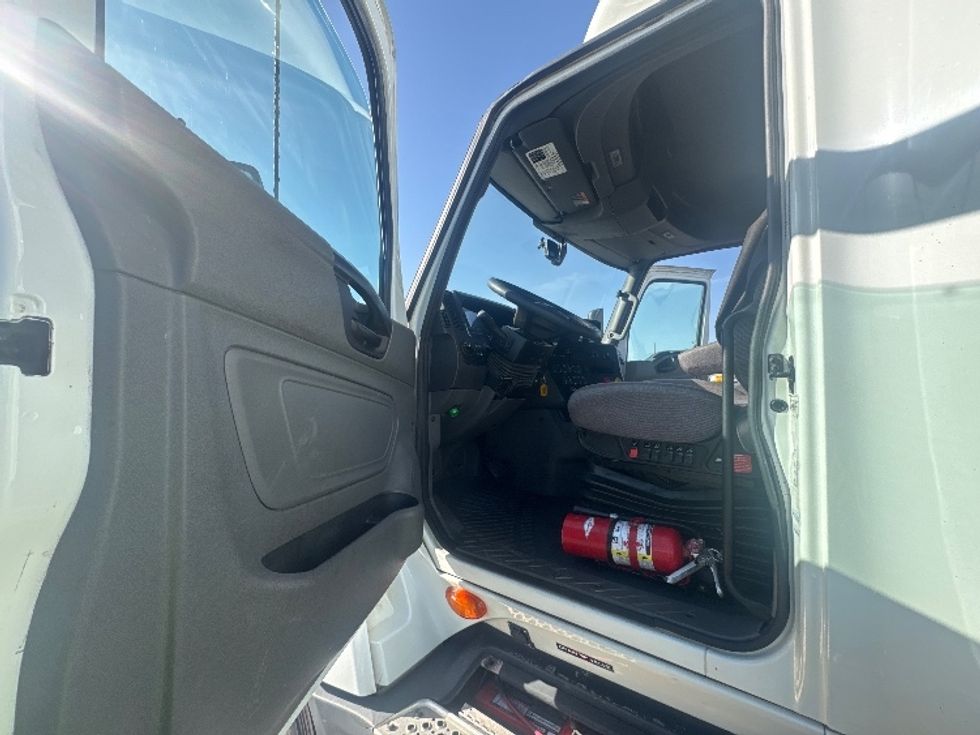 Sleeper Tractor-Heavy Duty Tractors-International-2022-LT625-Aurora-CO-455,657\n\t\tmiles-$ 72,000 - Image 9