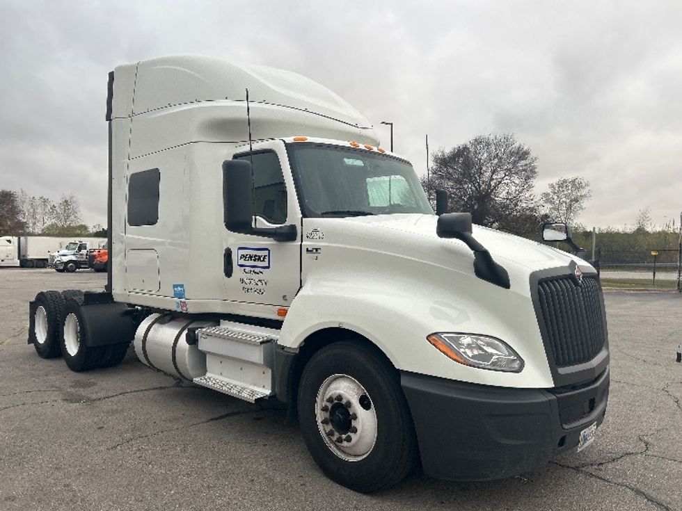 Sleeper Tractor-Heavy Duty Tractors-International-2022-LT625-Austin-TX-429,871\n\t\tmiles-$ 60,250 - Image 1