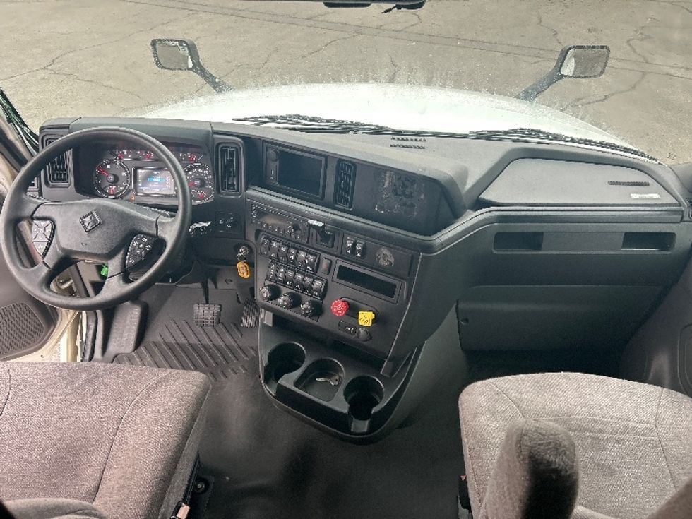 Sleeper Tractor-Heavy Duty Tractors-International-2022-LT625-Austin-TX-429,871\n\t\tmiles-$ 60,250 - Image 12