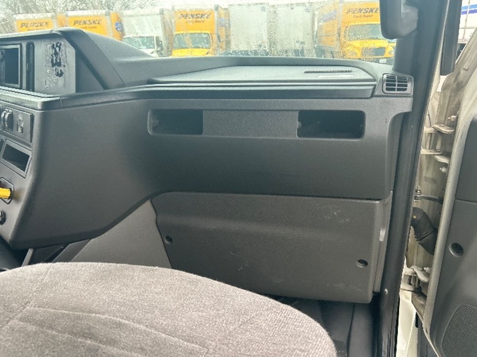 Sleeper Tractor-Heavy Duty Tractors-International-2022-LT625-Austin-TX-429,871\n\t\tmiles-$ 60,250 - Image 14