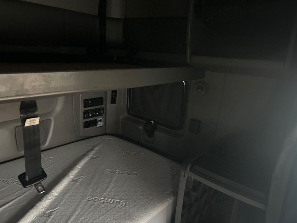 Sleeper Tractor-Heavy Duty Tractors-International-2022-LT625-Austin-TX-429,871\n\t\tmiles-$ 60,250 - Image 18