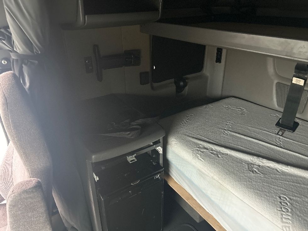 Sleeper Tractor-Heavy Duty Tractors-International-2022-LT625-Austin-TX-429,871\n\t\tmiles-$ 60,250 - Image 19