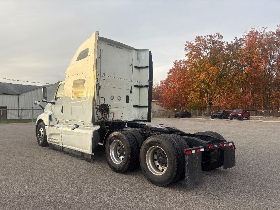 Sleeper Tractor-Heavy Duty Tractors-International-2022-LT625-Avon Lake-OH-355,935\n\t\tmiles-$ 67,500 - Image 5