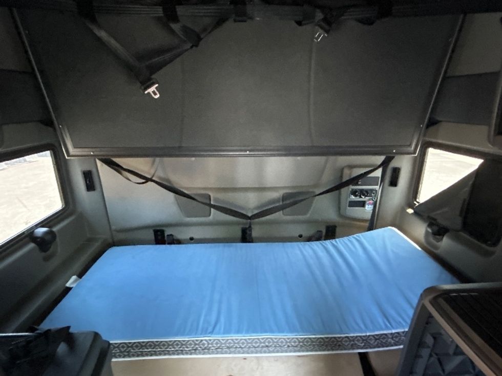 Sleeper Tractor-Heavy Duty Tractors-International-2022-LT625-Baltimore-MD-327,534\n\t\tmiles-$ 67,250 - Image 16