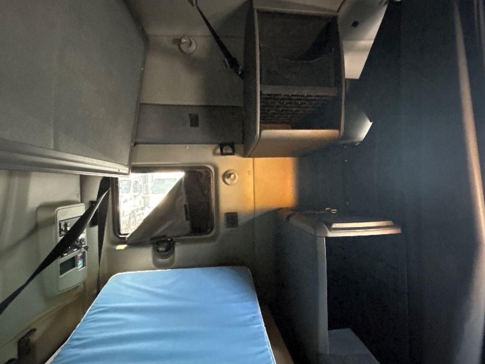 Sleeper Tractor-Heavy Duty Tractors-International-2022-LT625-Baltimore-MD-327,534\n\t\tmiles-$ 67,250 - Image 18