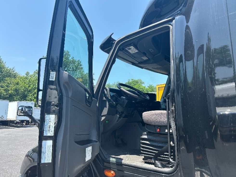 Sleeper Tractor-Heavy Duty Tractors-International-2022-LT625-Baltimore-MD-327,534\n\t\tmiles-$ 67,250 - Image 9