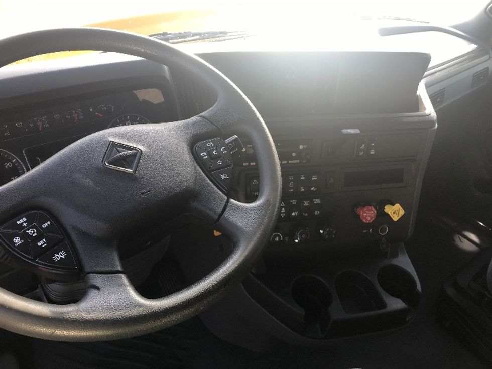 Sleeper Tractor-Heavy Duty Tractors-International-2022-LT625-Bensalem-PA-374,226\n\t\tmiles-$ 61,500 - Image 12