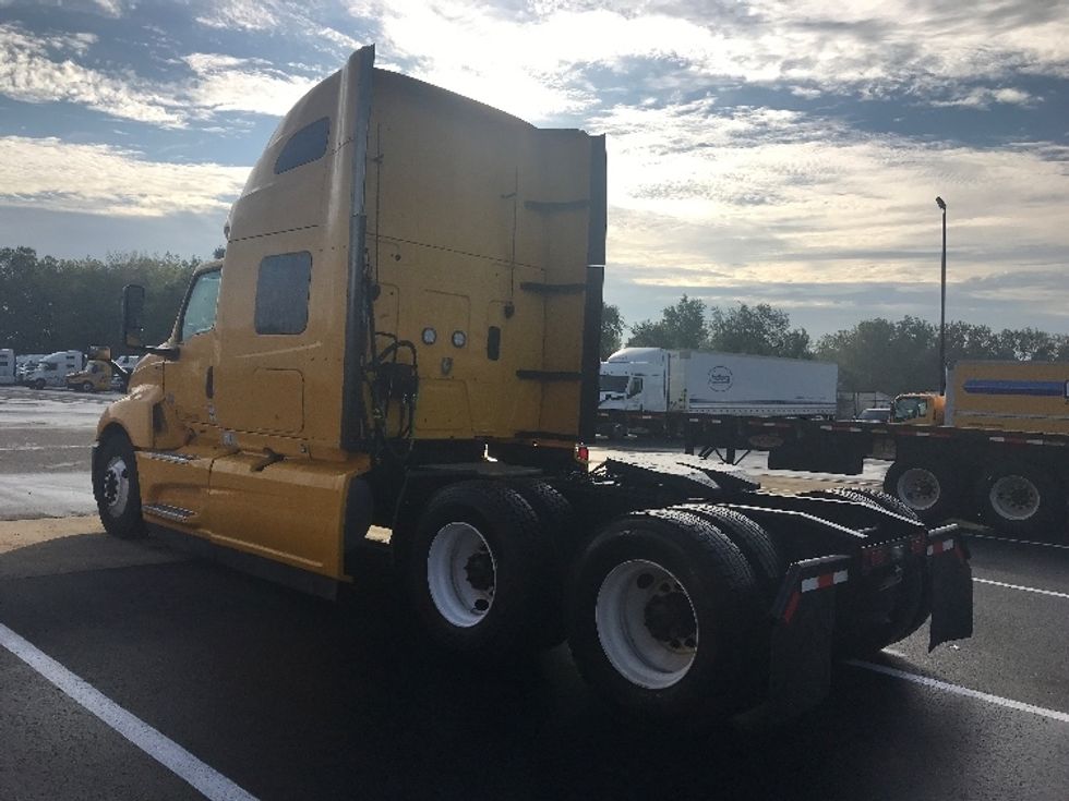 2022 International LT625 LT photo 3