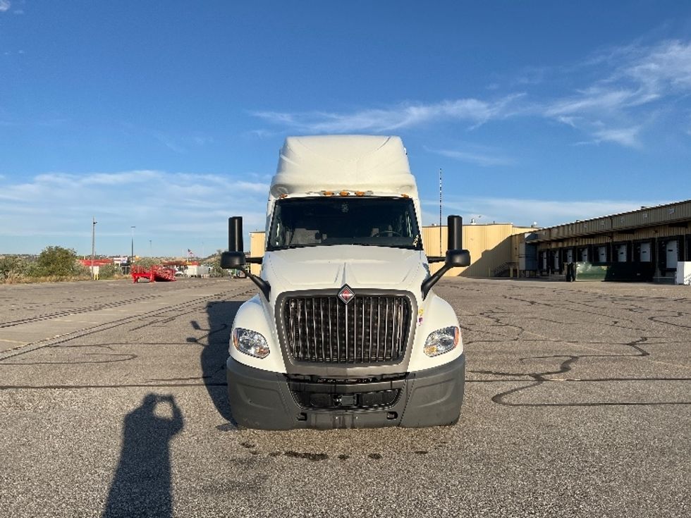 2022 International LT625 LT photo 2