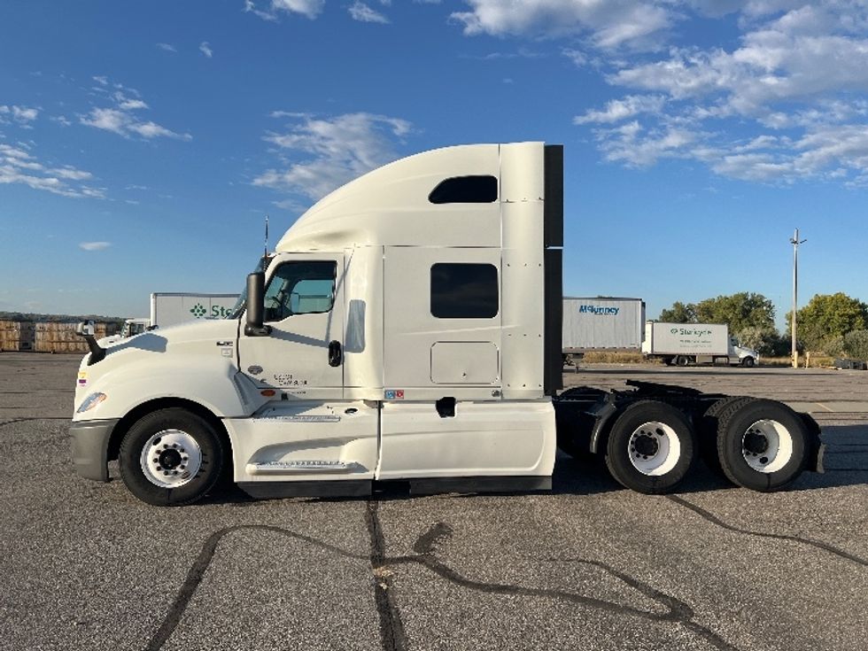 2022 International LT625 LT photo 4
