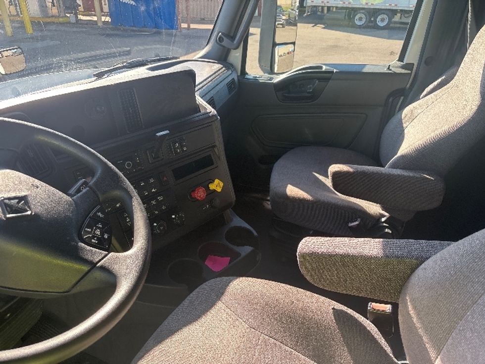 Sleeper Tractor-Heavy Duty Tractors-International-2022-LT625-Brooklyn Park-MN-396,146\n\t\tmiles-$ 63,500 - Image 10