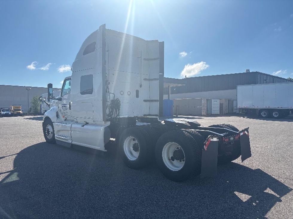 Sleeper Tractor-Heavy Duty Tractors-International-2022-LT625-Brooklyn Park-MN-396,146\n\t\tmiles-$ 63,500 - Image 5