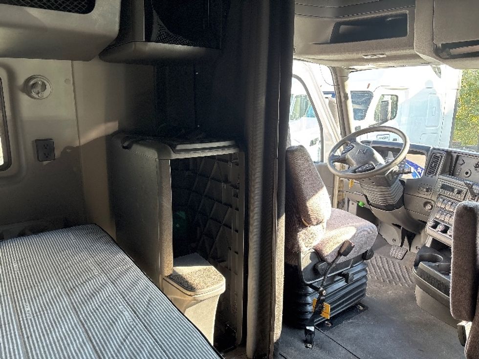 Sleeper Tractor-Heavy Duty Tractors-International-2022-LT625-Brooklyn Park-MN-459,489\n\t\tmiles-$ 57,500 - Image 18