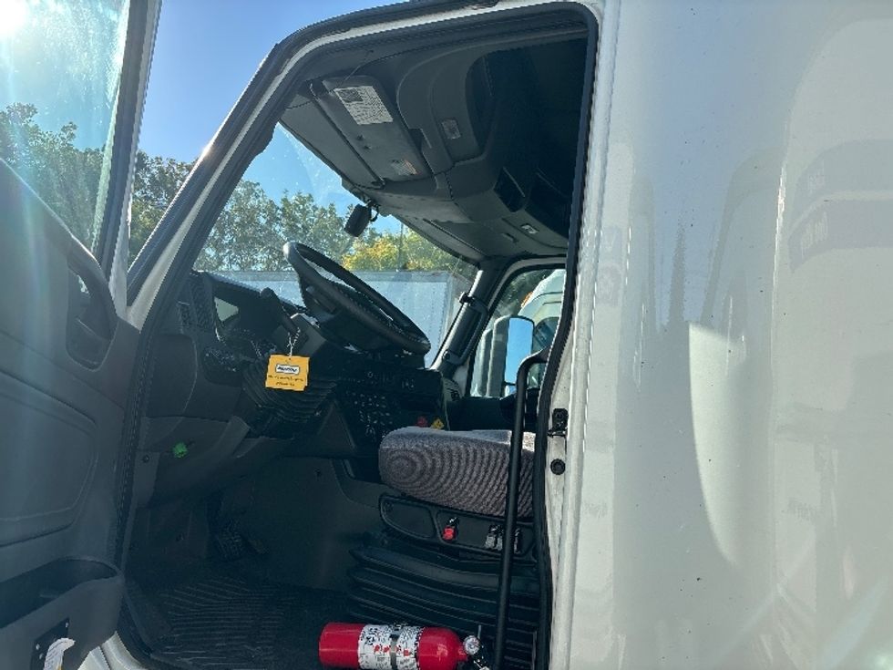 Sleeper Tractor-Heavy Duty Tractors-International-2022-LT625-Brooklyn Park-MN-459,489\n\t\tmiles-$ 57,500 - Image 9