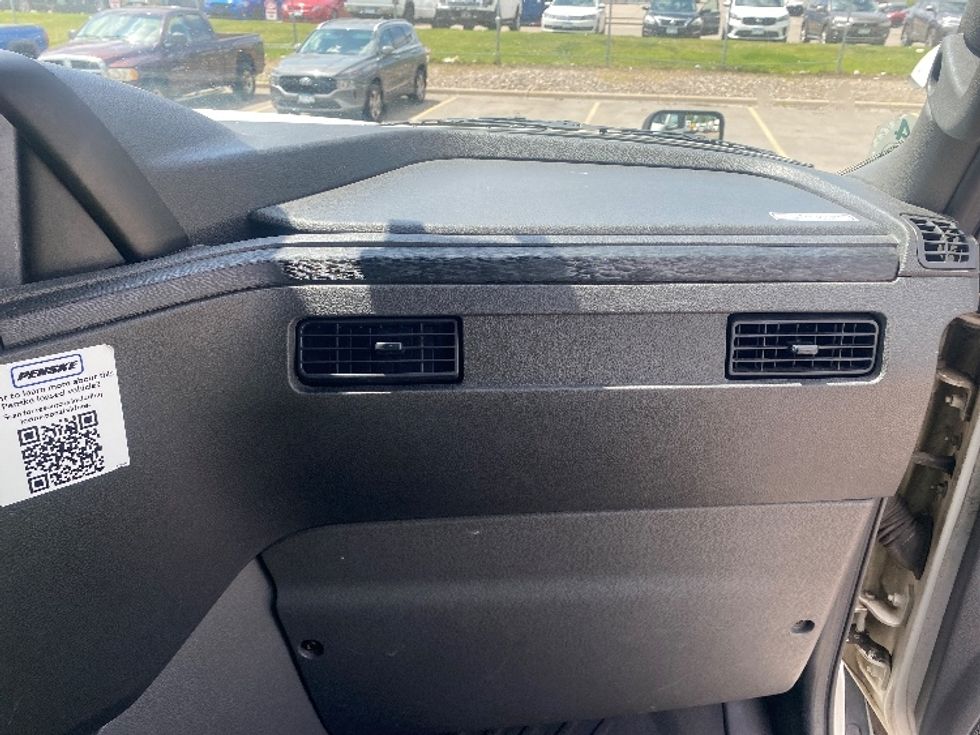 Sleeper Tractor-Heavy Duty Tractors-International-2022-LT625-Brooklyn Park-MN-477,200\n\t\tmiles-$ 62,500 - Image 14