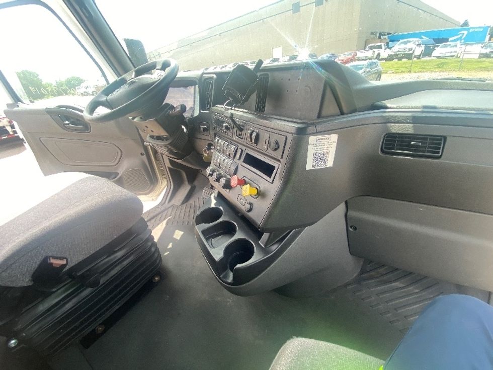 Sleeper Tractor-Heavy Duty Tractors-International-2022-LT625-Brooklyn Park-MN-477,200\n\t\tmiles-$ 62,500 - Image 15